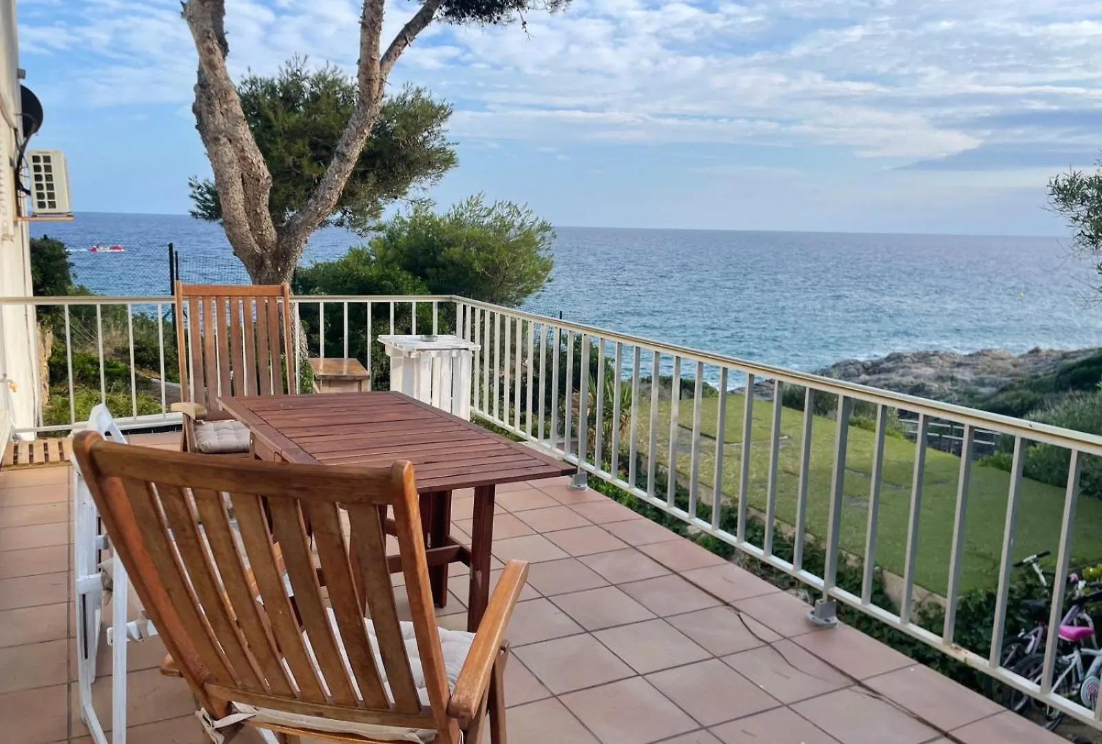 Cal Indigo - Unique Flat In Cap Salou - Mind & Feet In Water Apartment 0*,  Spain